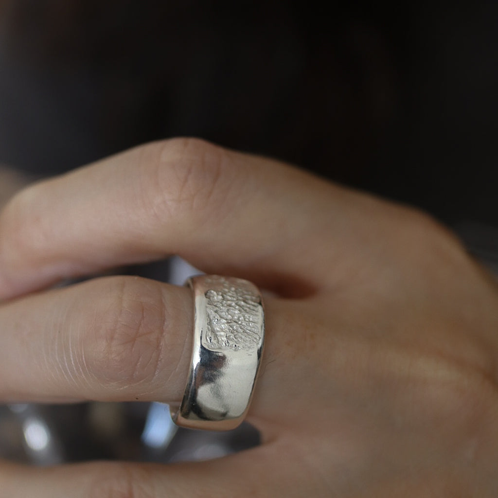 Cigar band dog nose print ring