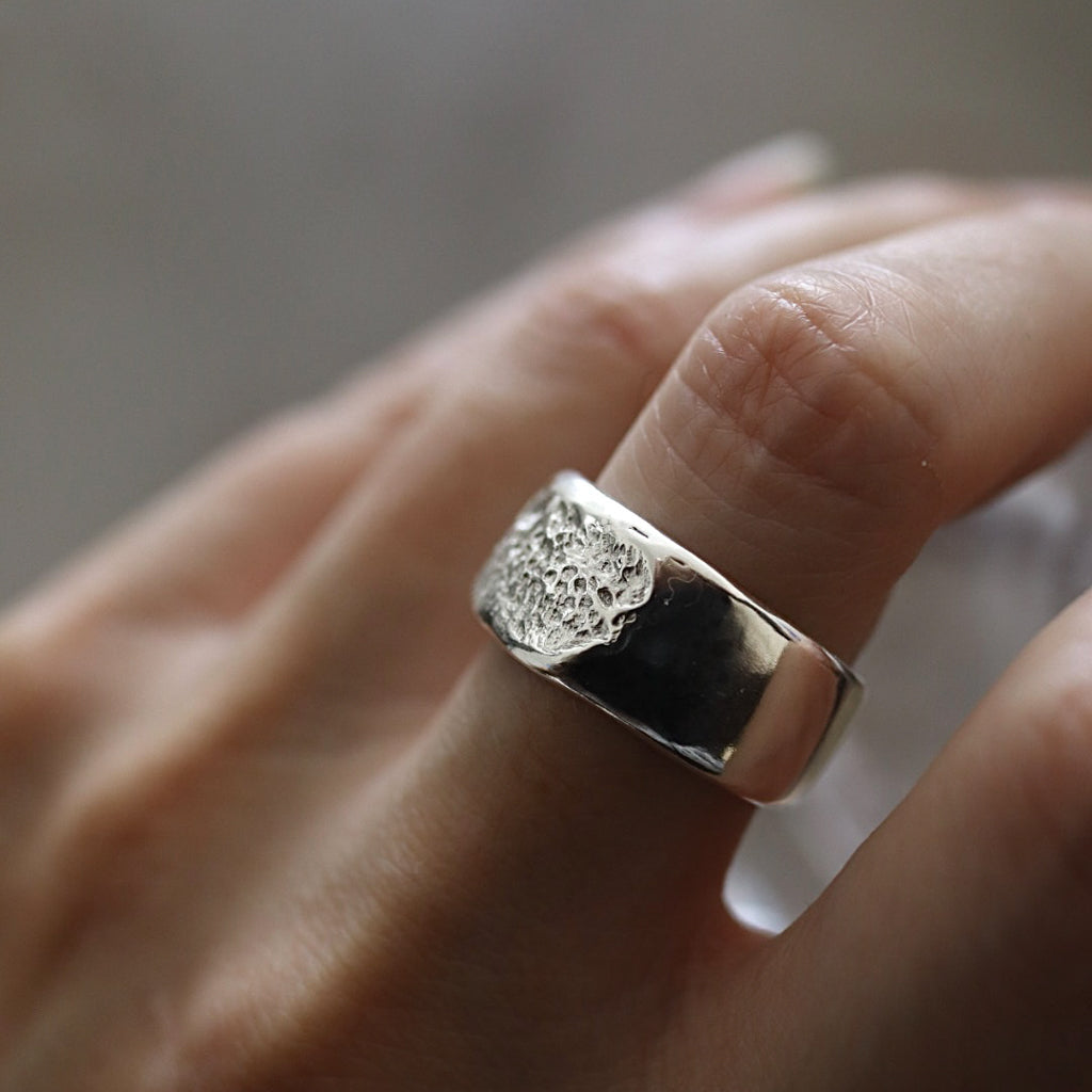 Cigar band dog nose print ring