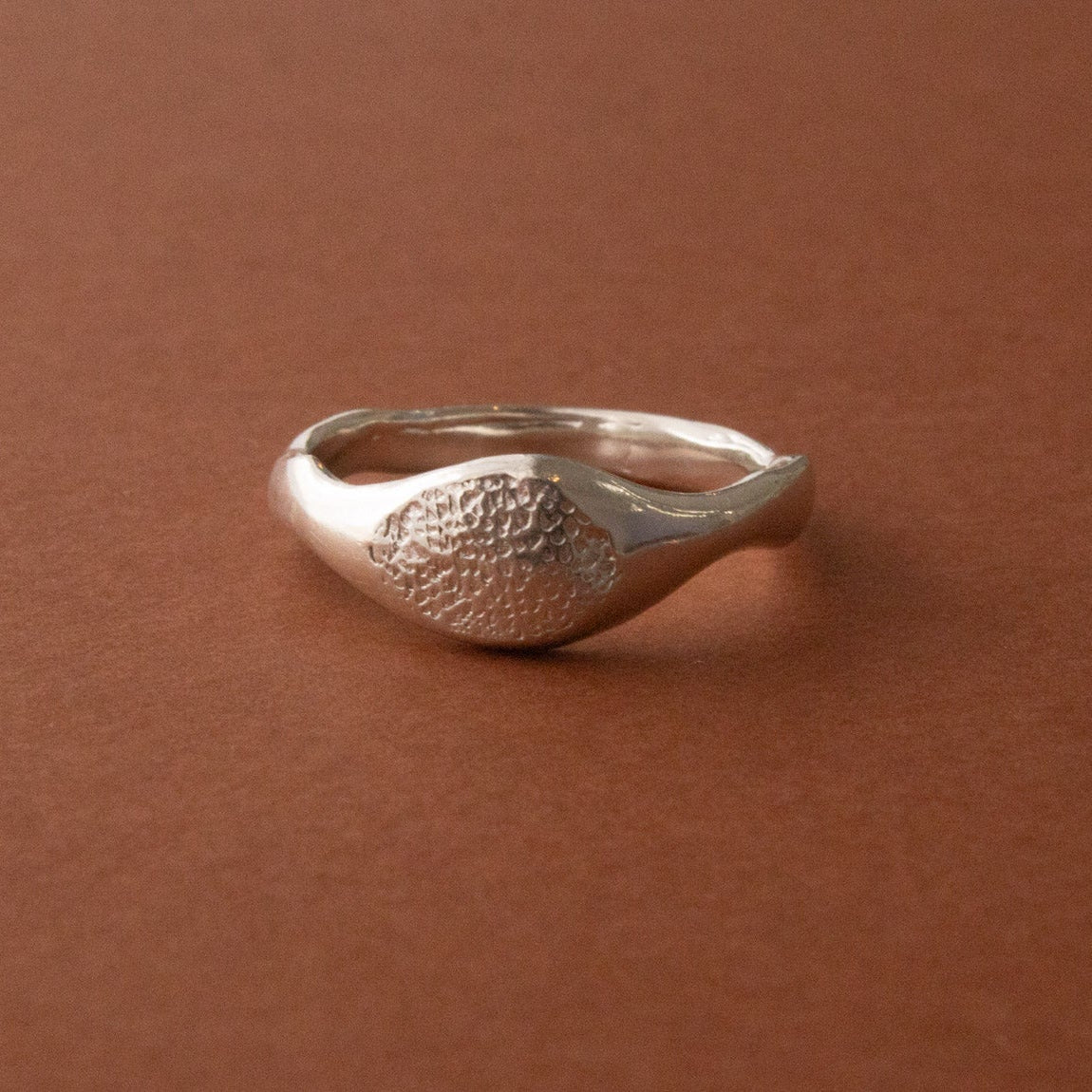 Flow dog nose print ring